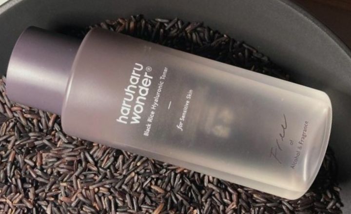 Haruharu Wonder’s unscented black rice toner