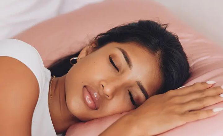 Clearer Skin & Fewer Breakouts - Silk Pillowcase Benefits For Acne Prone Skin