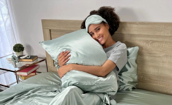 Silk Pillowcase Benefits For Acne Prone Skin